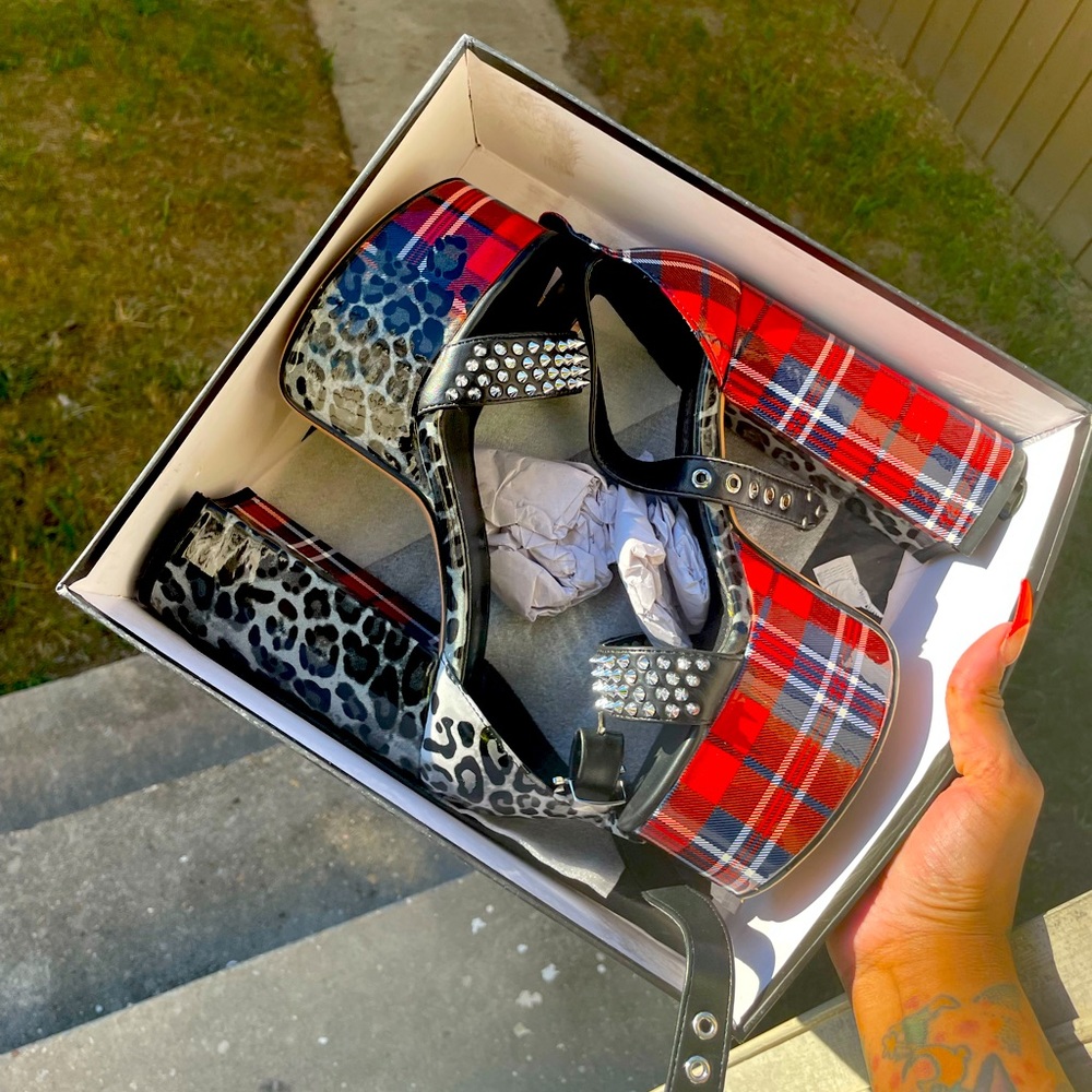 Dollskill mixed print platform heels